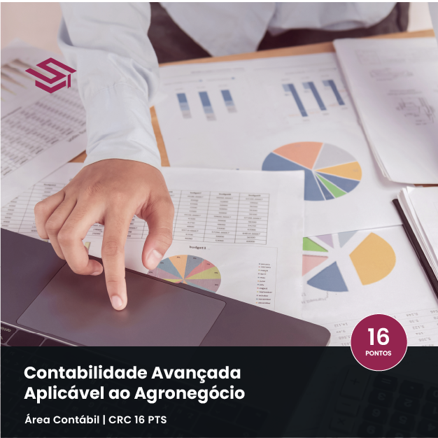Contador analisando demonstrações financeiras de ativos biológicos e produtos agrícolas
