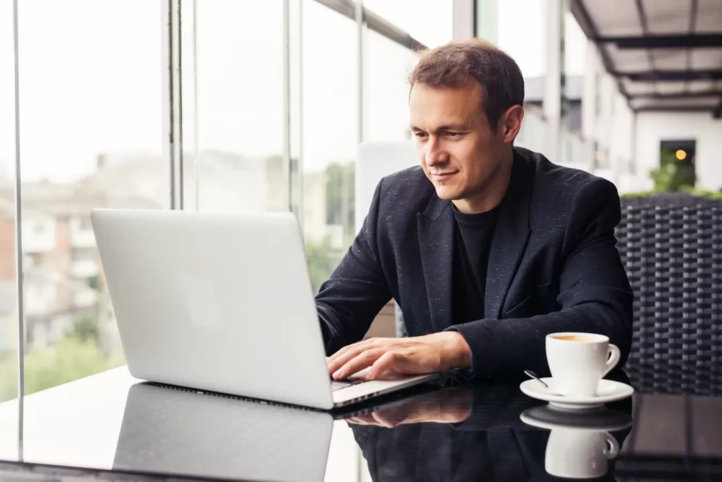 Contador analisando nova base de cálculo do Lucro Presumido com IBS e CBS no 2º trimestre de 2026