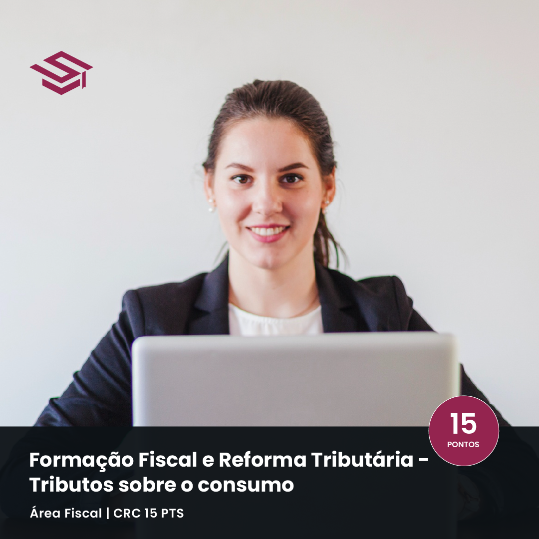 Aluna da Escola Superior usando notebook, representando o curso de reforma tributária sobre tributos sobre o consumo